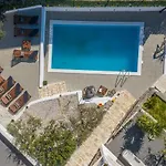Villa Petra Apartment With Private Pool